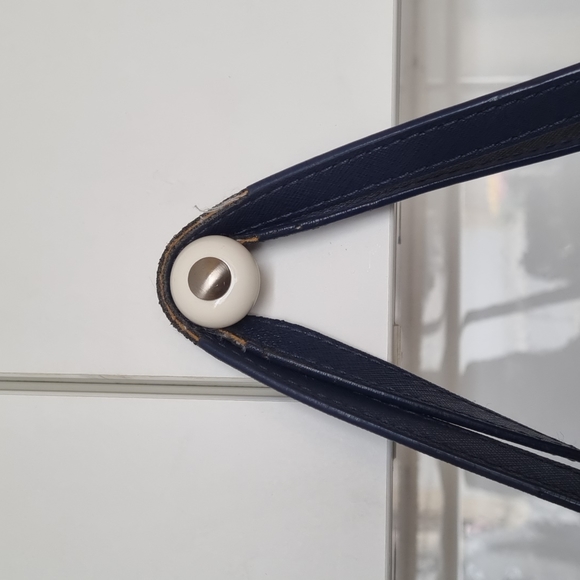 Large Oroton Tote. - Picture 5 of 5